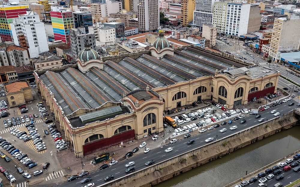 Mercado Municipal (food-focused strategy)